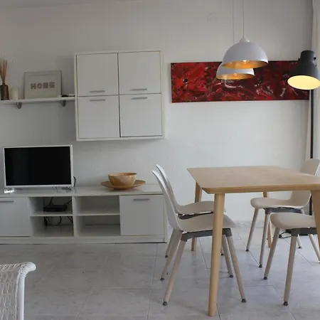 Appartement Beautiful In Front Of Beach, Pool, View